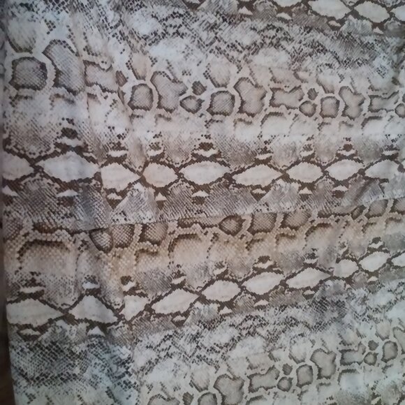 Material Approx 76" x 64" Unused New Pattern for Dress, Skirt, Top Soft Stretchy - Picture 2 of 4